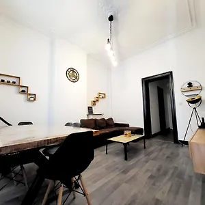 Chambre Pivée En Plein Centre De Habitación en casa particular Charleroi