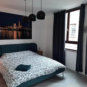 Center In Quiet Street & Airco Apartamento Amberes